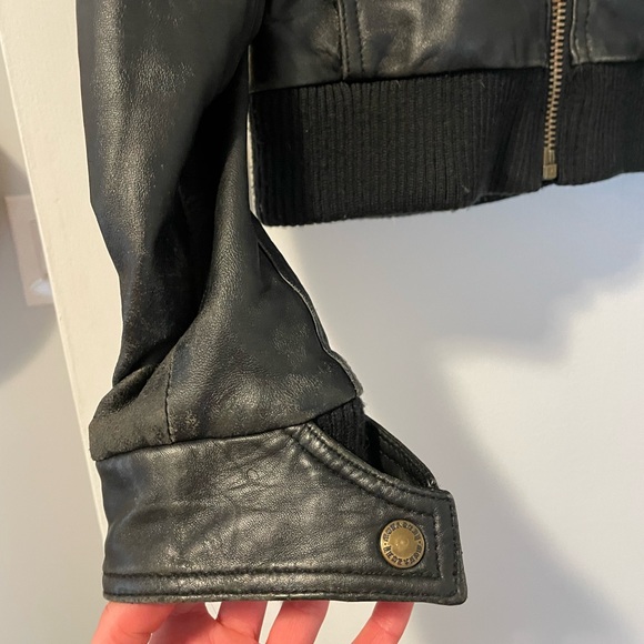 Monarch leather bomber jacket with hood - Picture 8 of 9